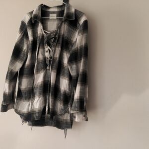 American Eagle Lace Up Flannel Plaid Green